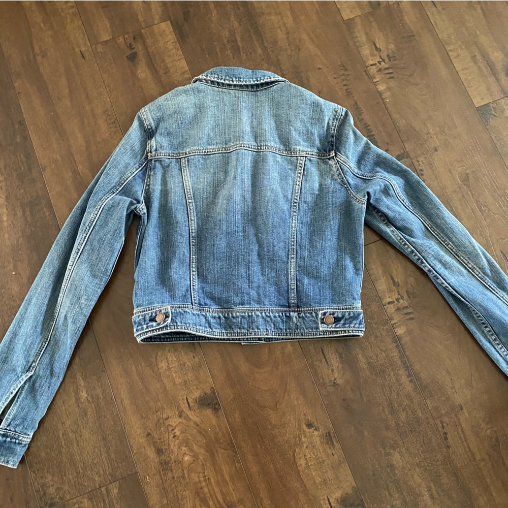AE Jean Jacket Size Medium - Picture 4 of 9
